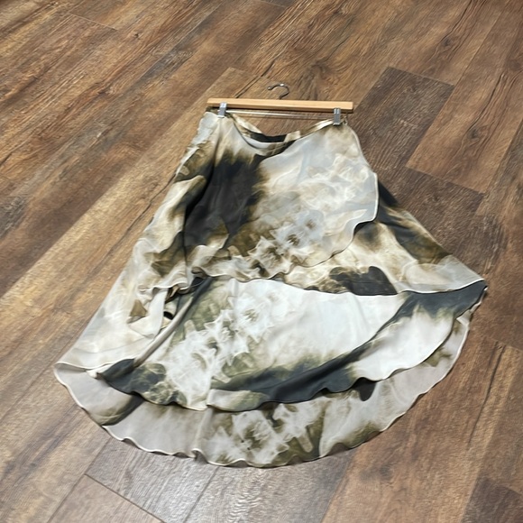 Haute hippie NWT silk skirt size 10 multi layers midi length waist 15 - Picture 3 of 5